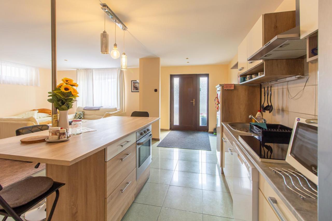 Deli Terasz B Apartman Free Parking, Self-Check-In Anytime 杰尔 外观 照片