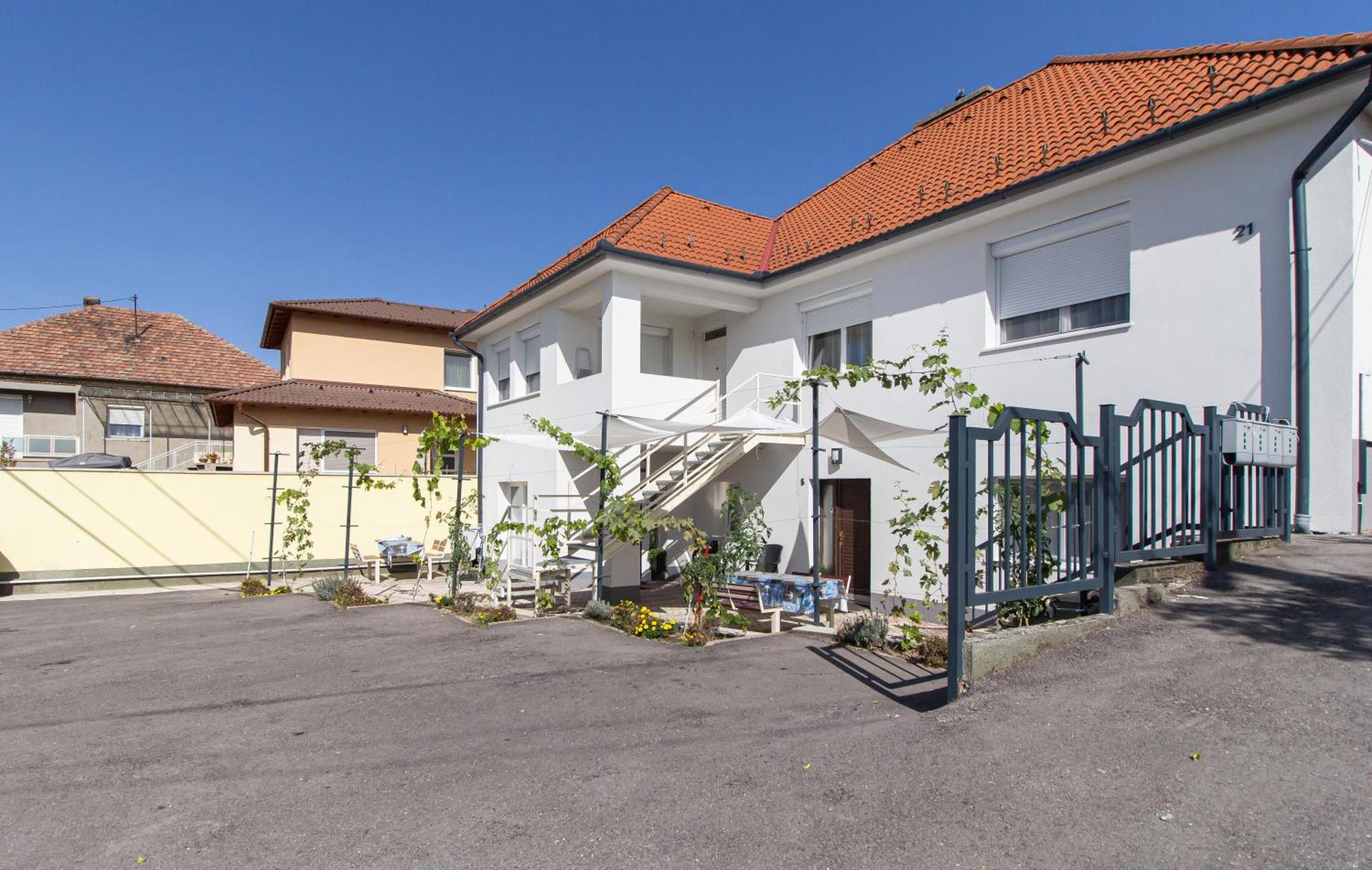 Deli Terasz B Apartman Free Parking, Self-Check-In Anytime 杰尔 外观 照片